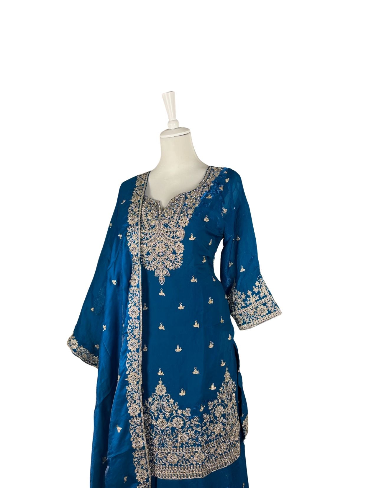 YASHIKA SHARARA - VANAVIL