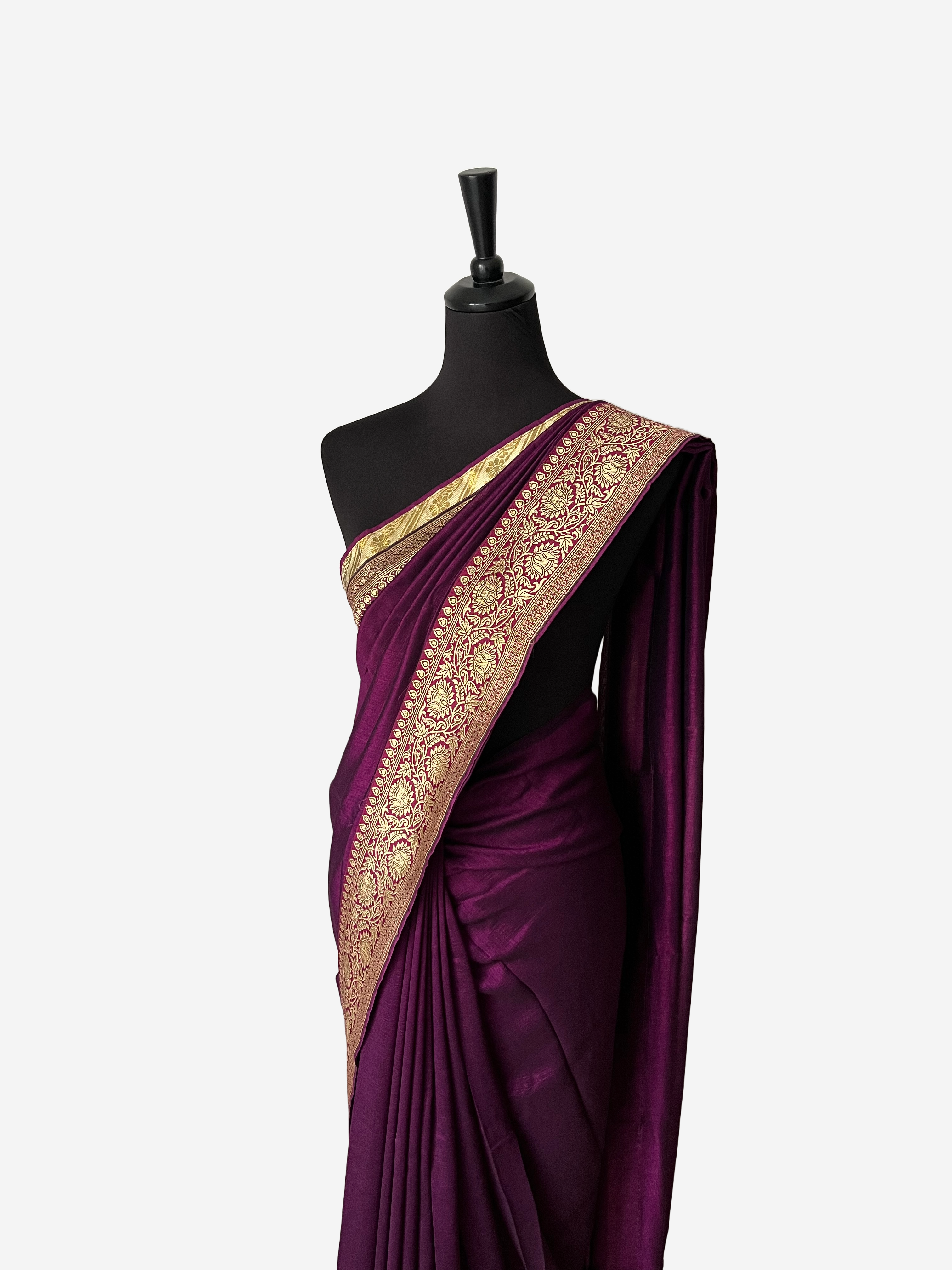 Saree with border - Vanavil Textile