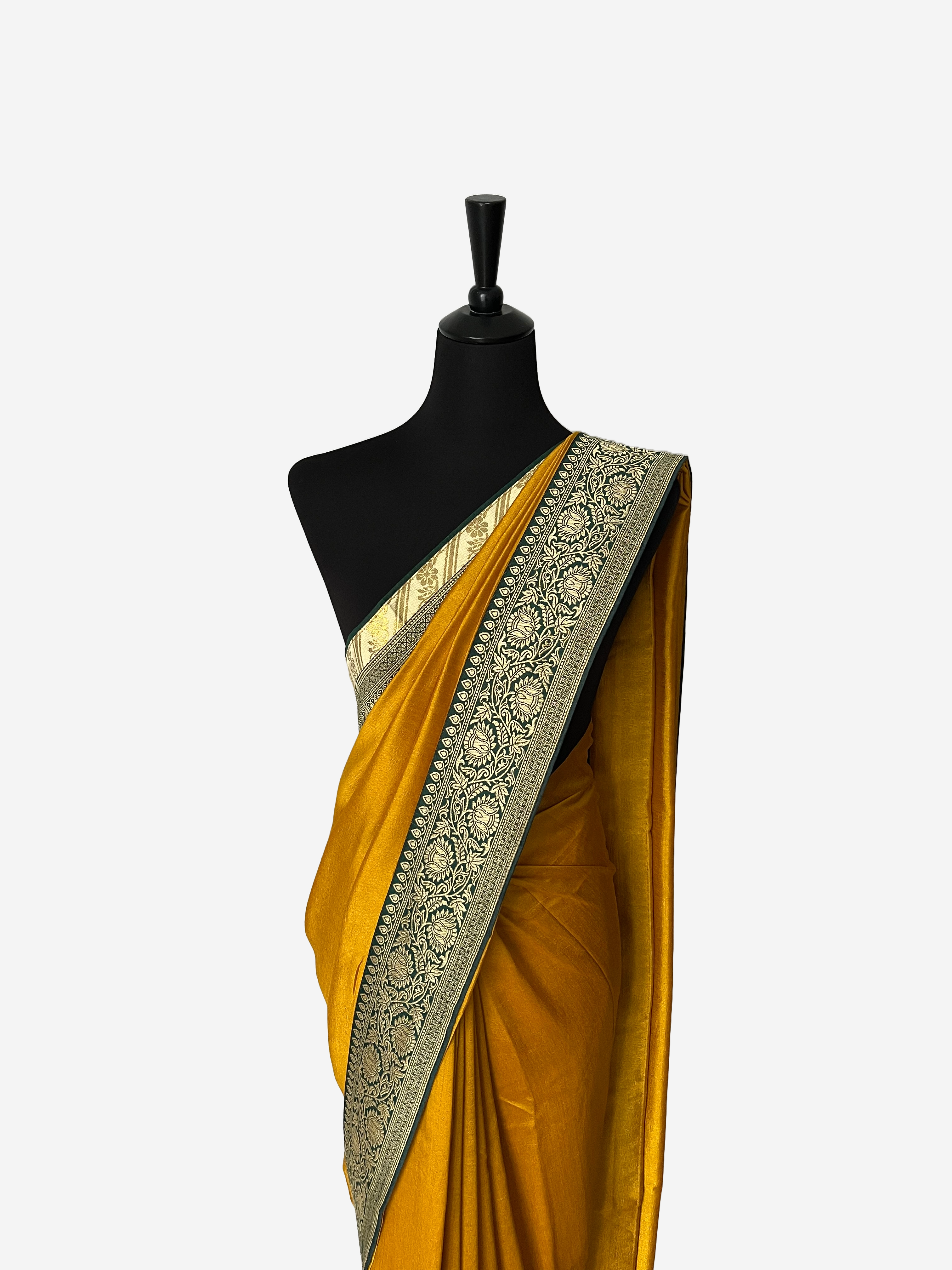 Saree with border - Vanavil Textile