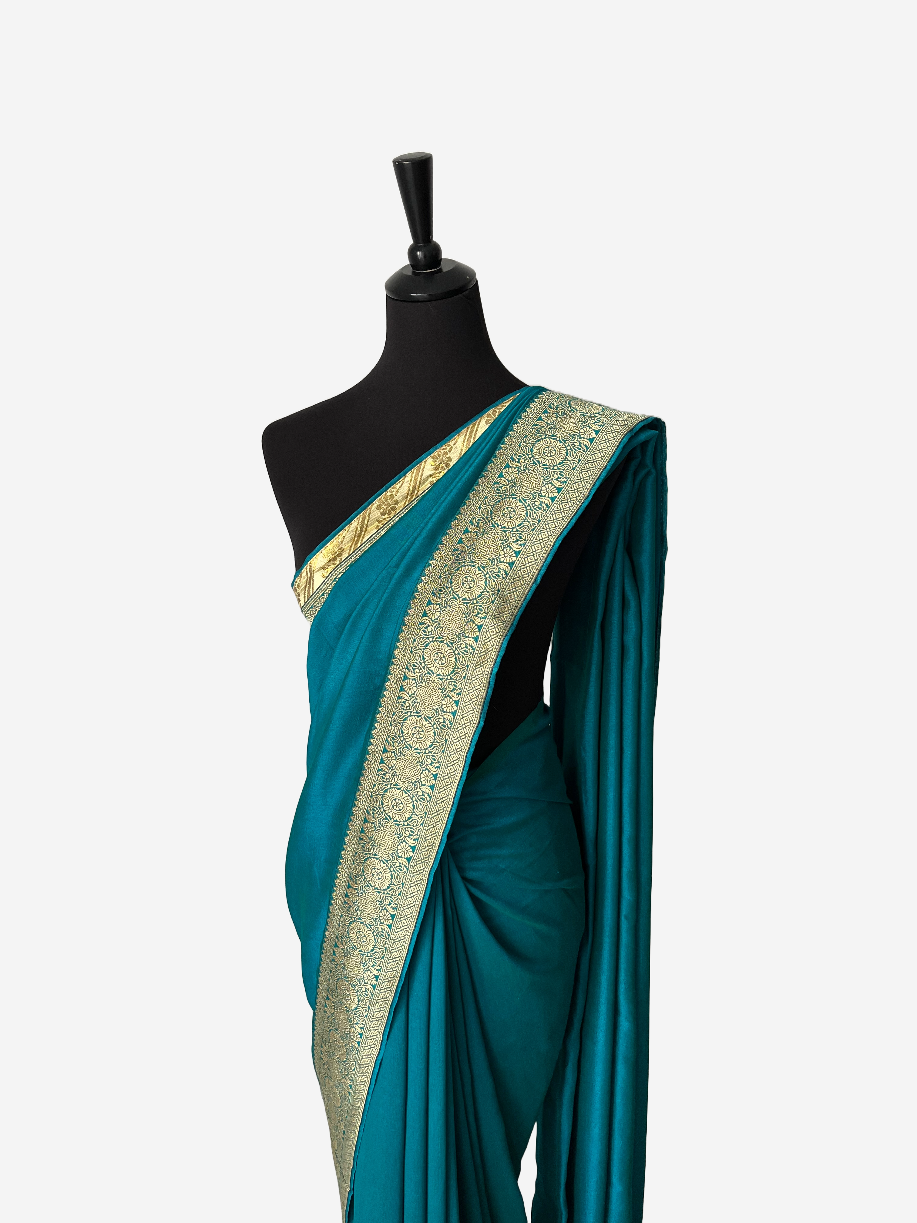 Saree with border - Vanavil Textile