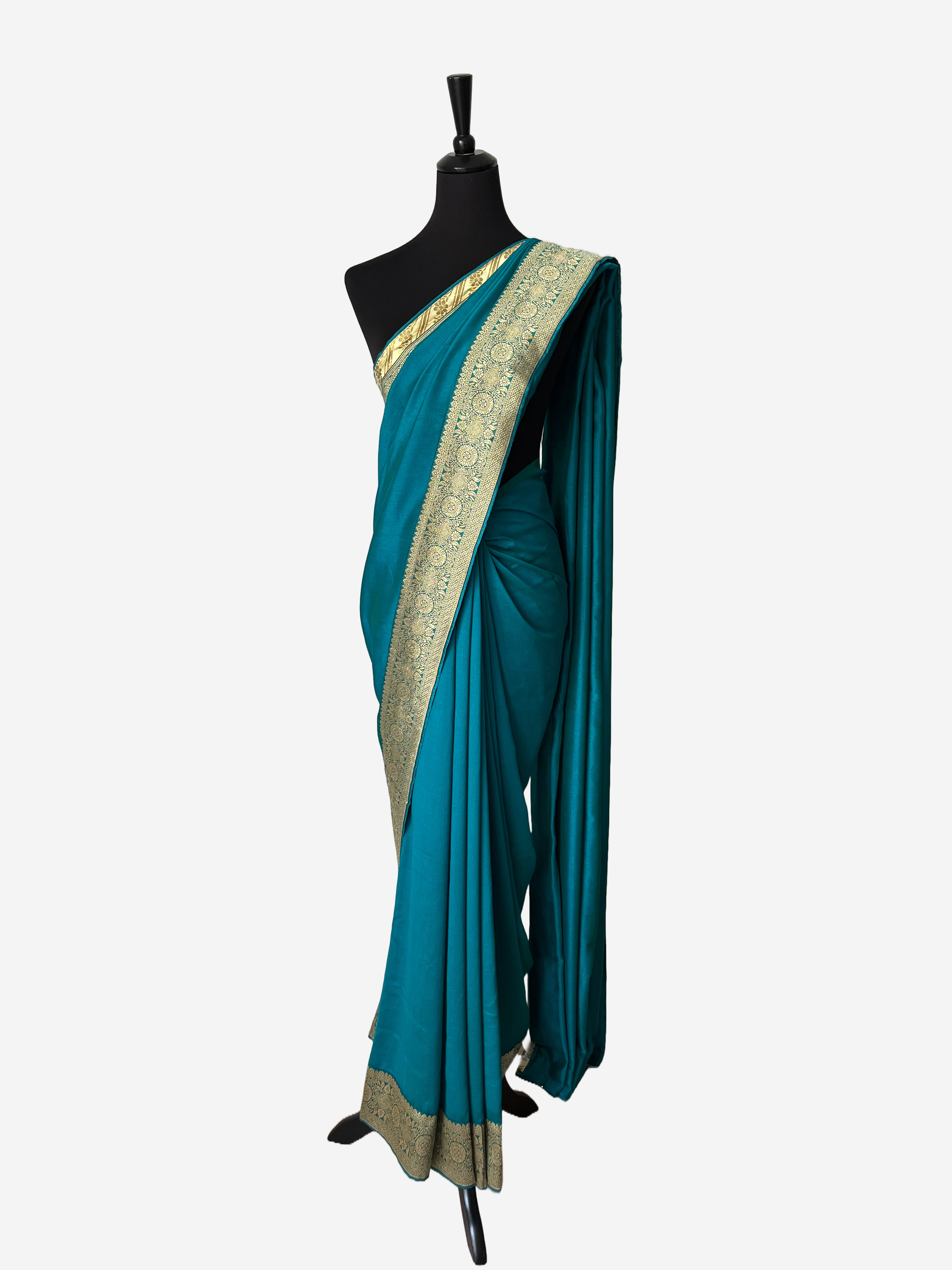 Saree with border - Vanavil Textile