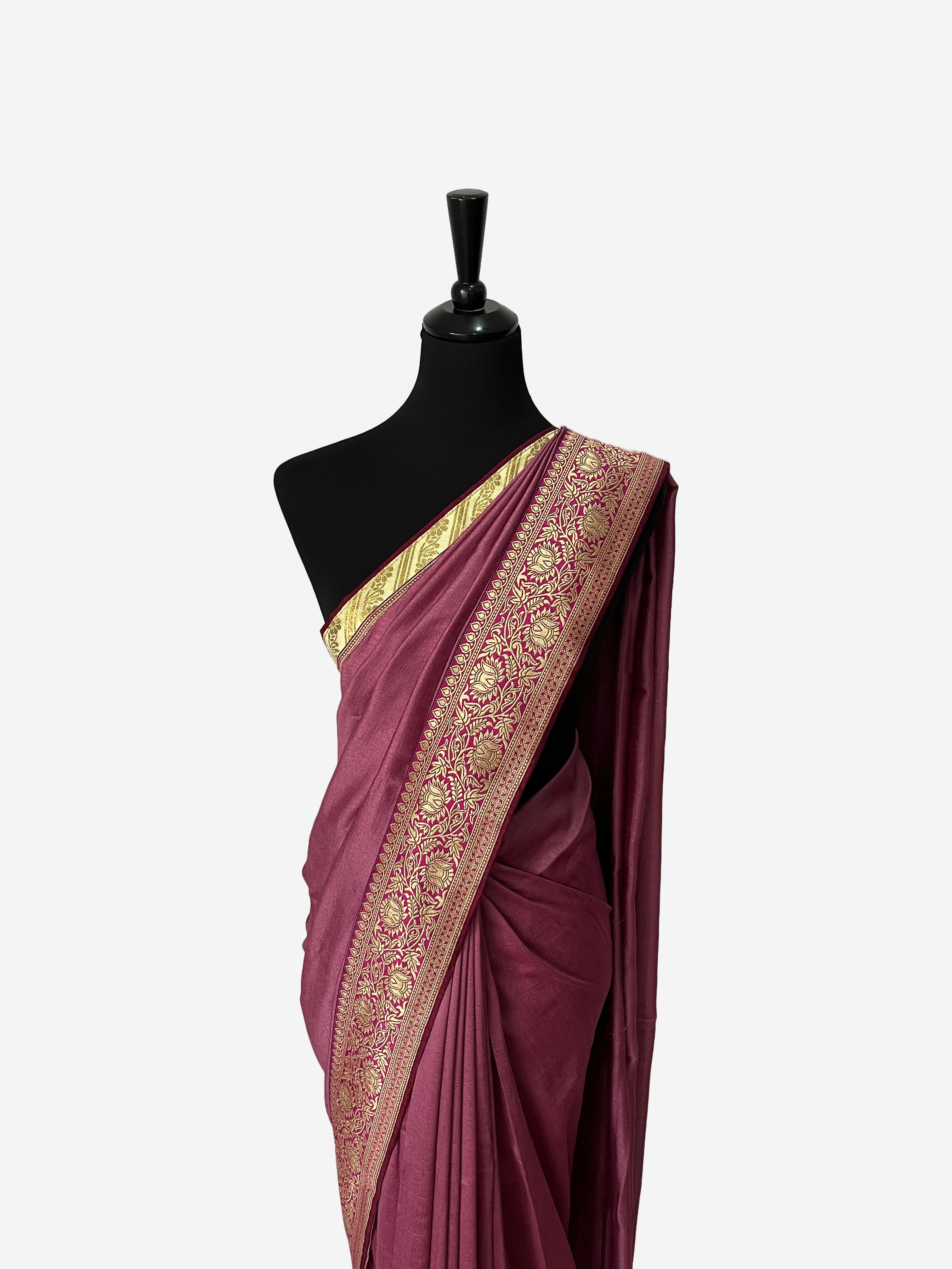 Saree with border - Vanavil Textile