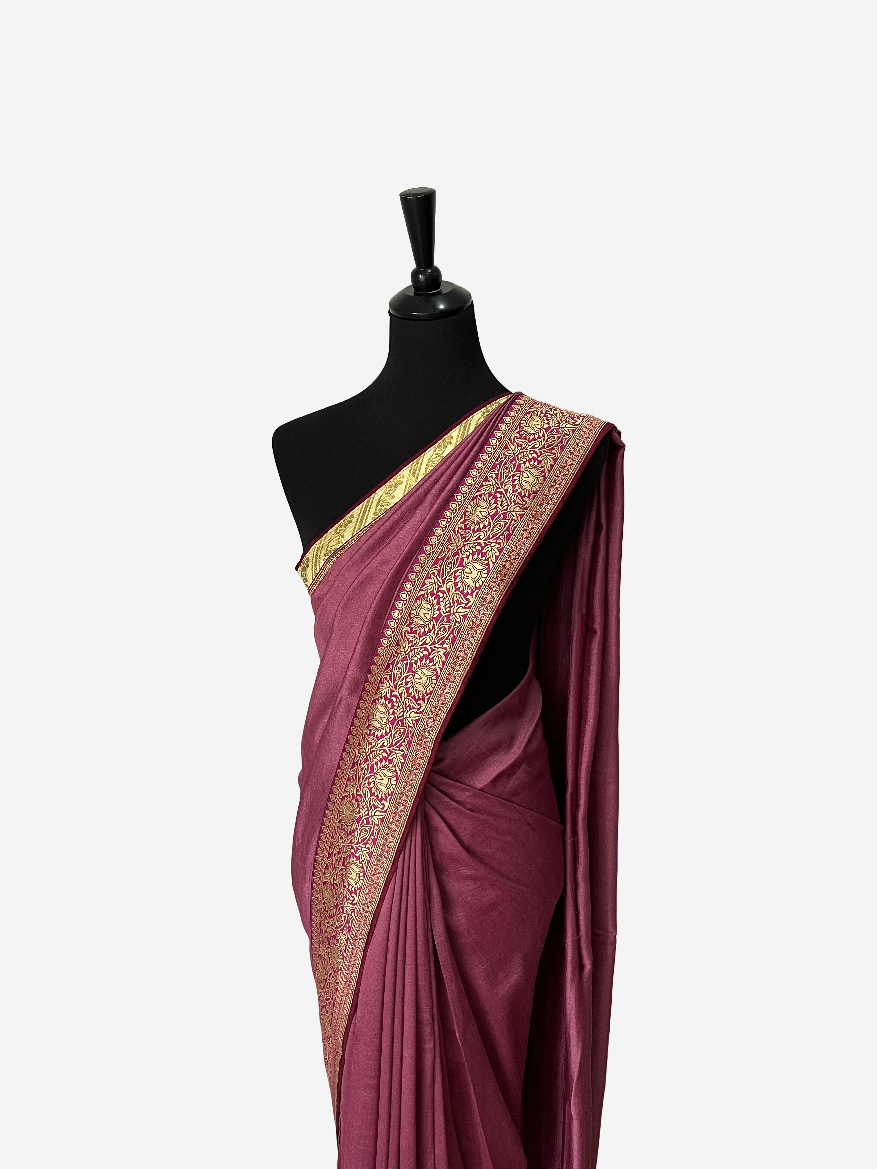 Saree with border - Vanavil Textile