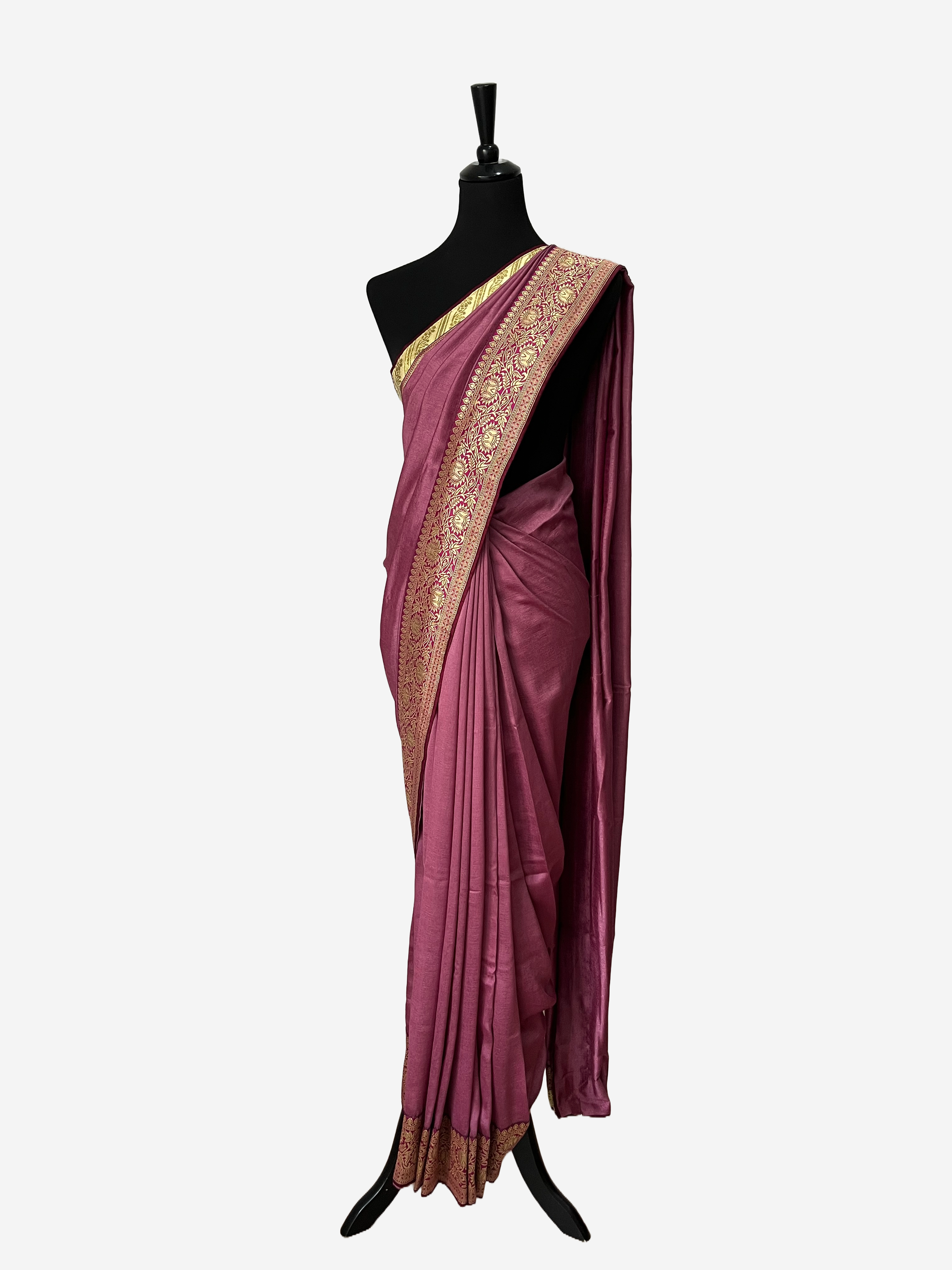 Saree with border - Vanavil Textile