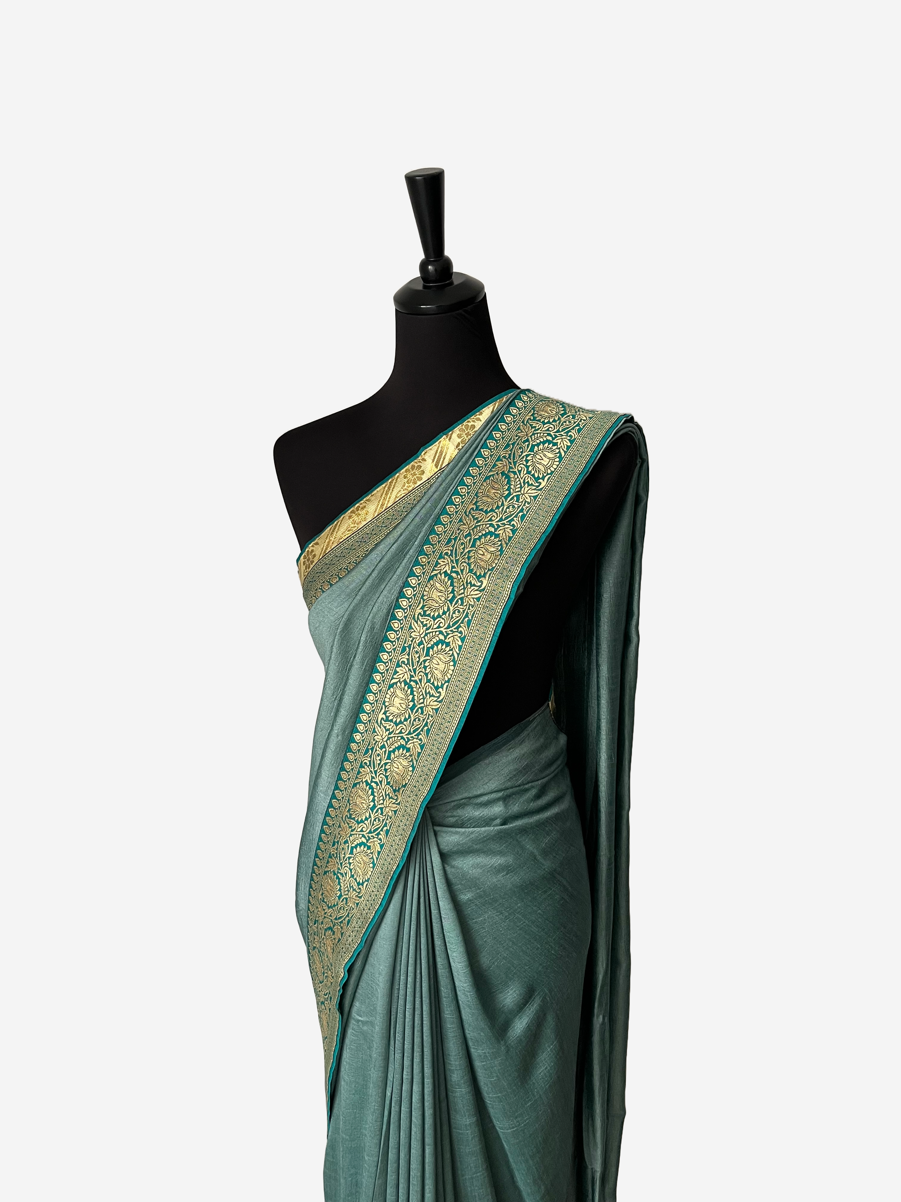 Saree with border - Vanavil Textile