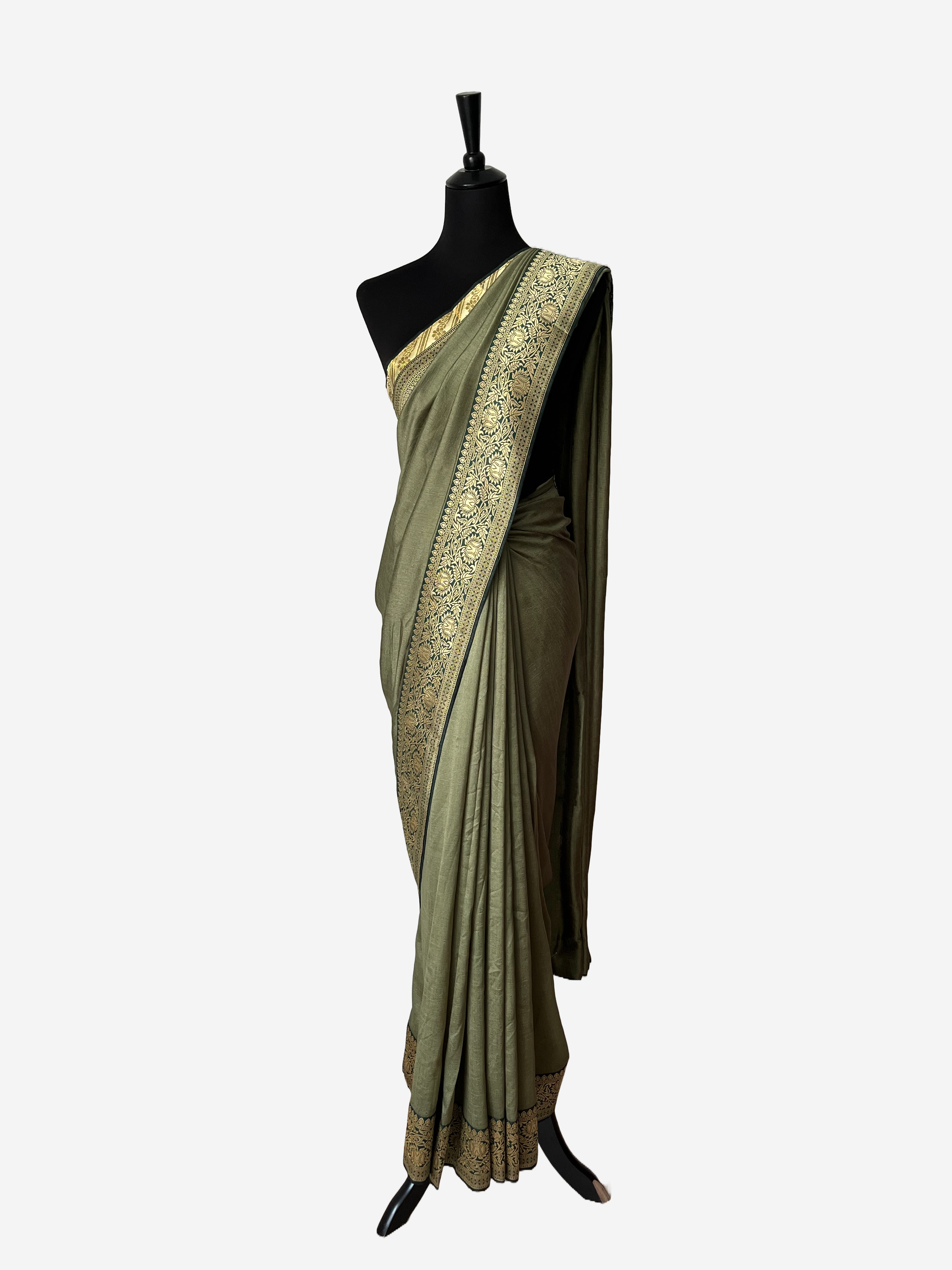 Saree with border - Vanavil Textile