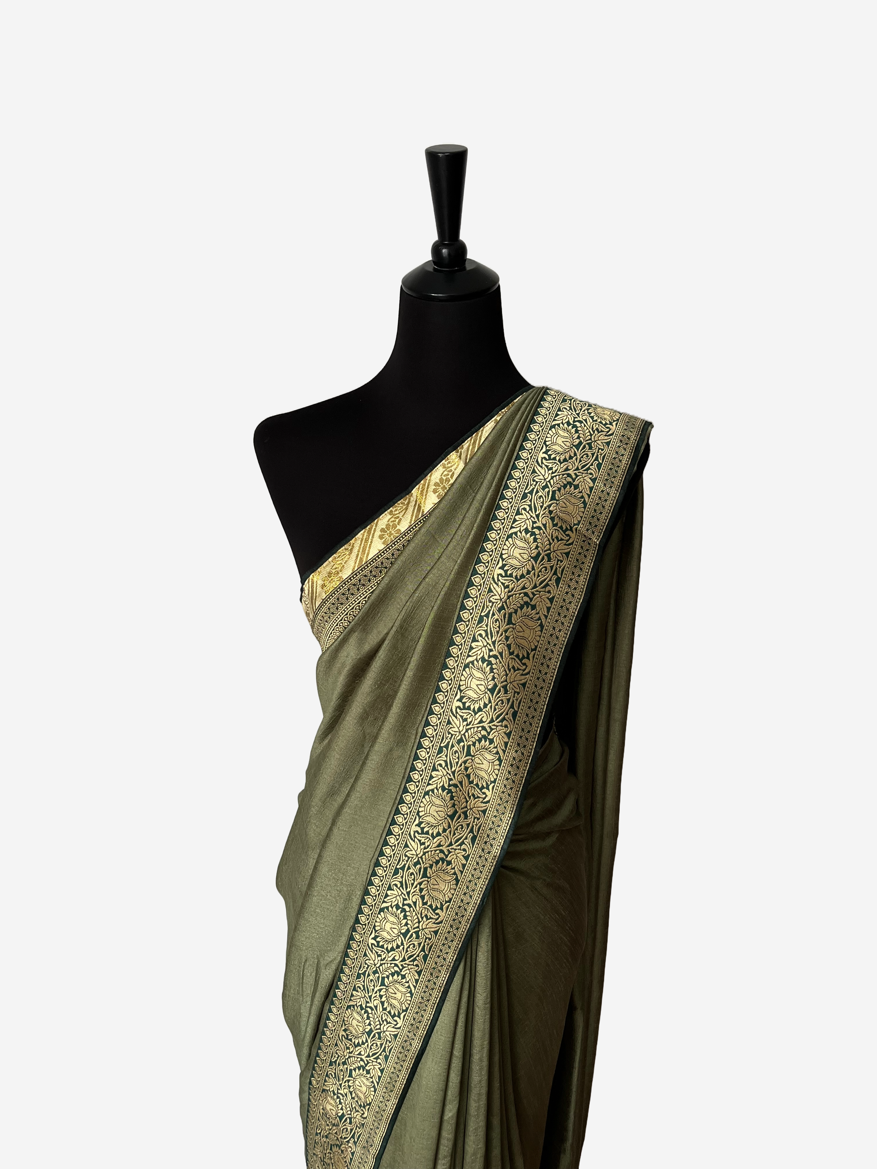 Saree with border - Vanavil Textile