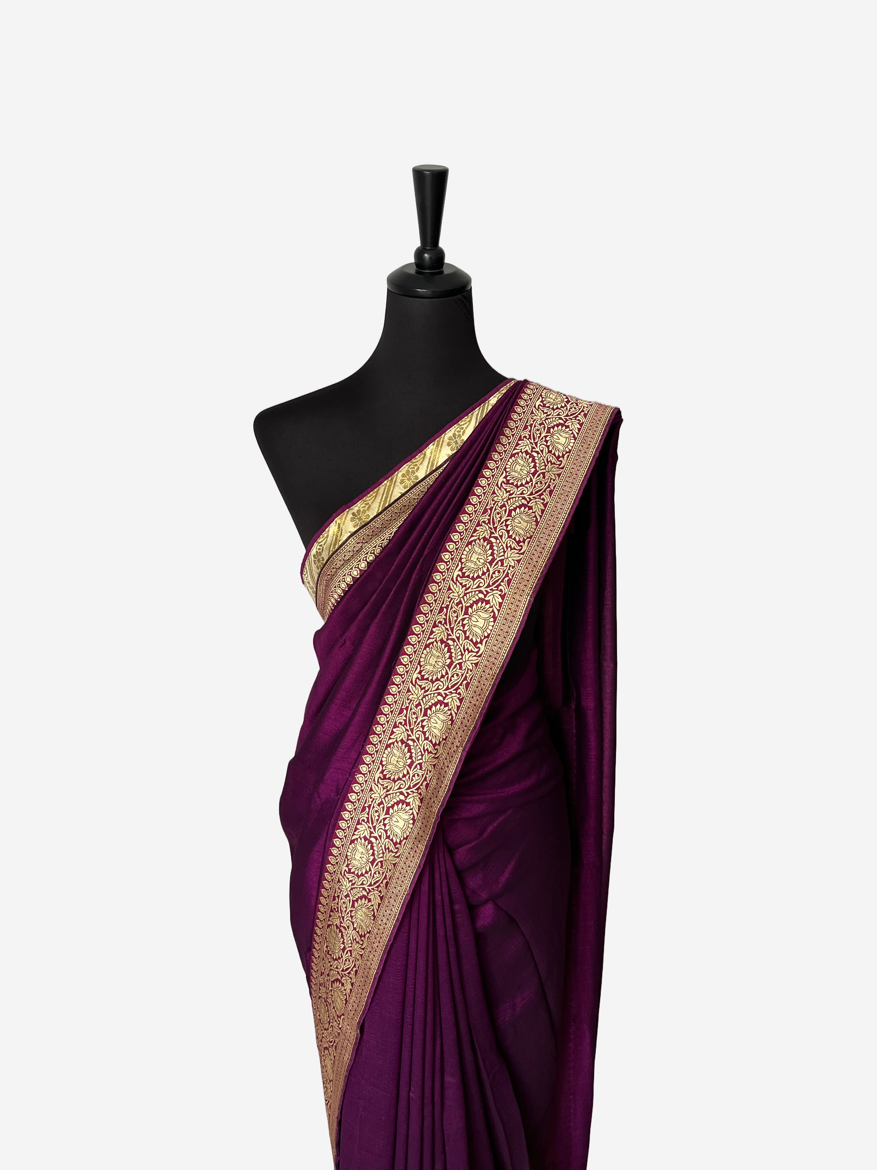 Saree with border - Vanavil Textile