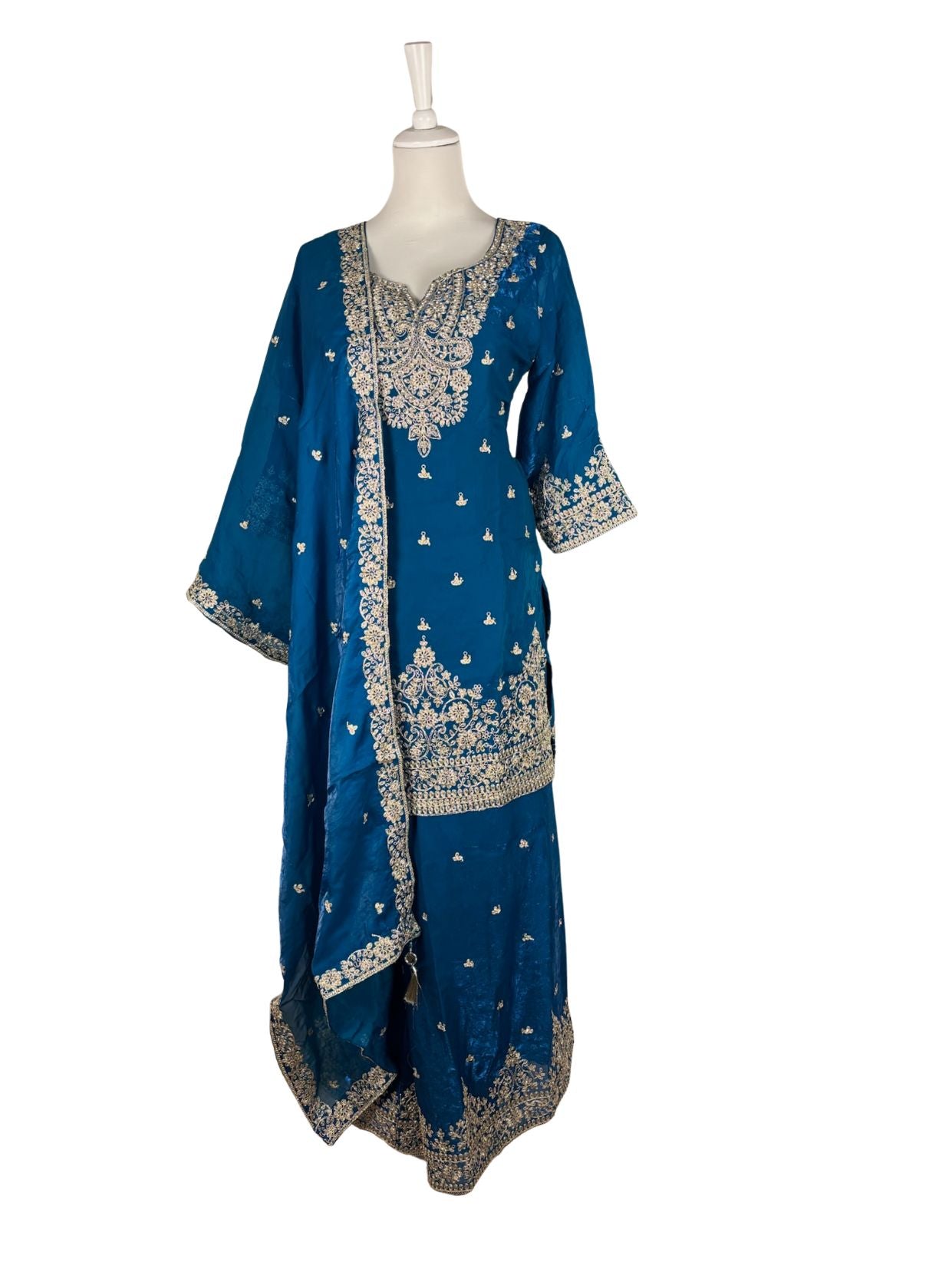 YASHIKA SHARARA - VANAVIL
