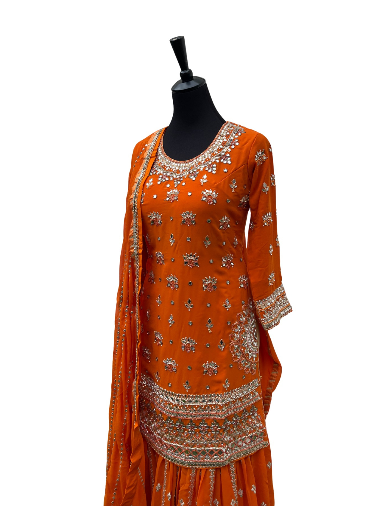 AISHWARYA SHARARA - VANAVIL TEXTILE